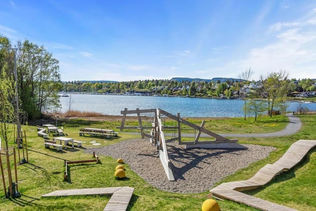 Scandpoint Apartment Fornebu Near Sea Front With Outdoor Walk! Stabekk Kültér fotó